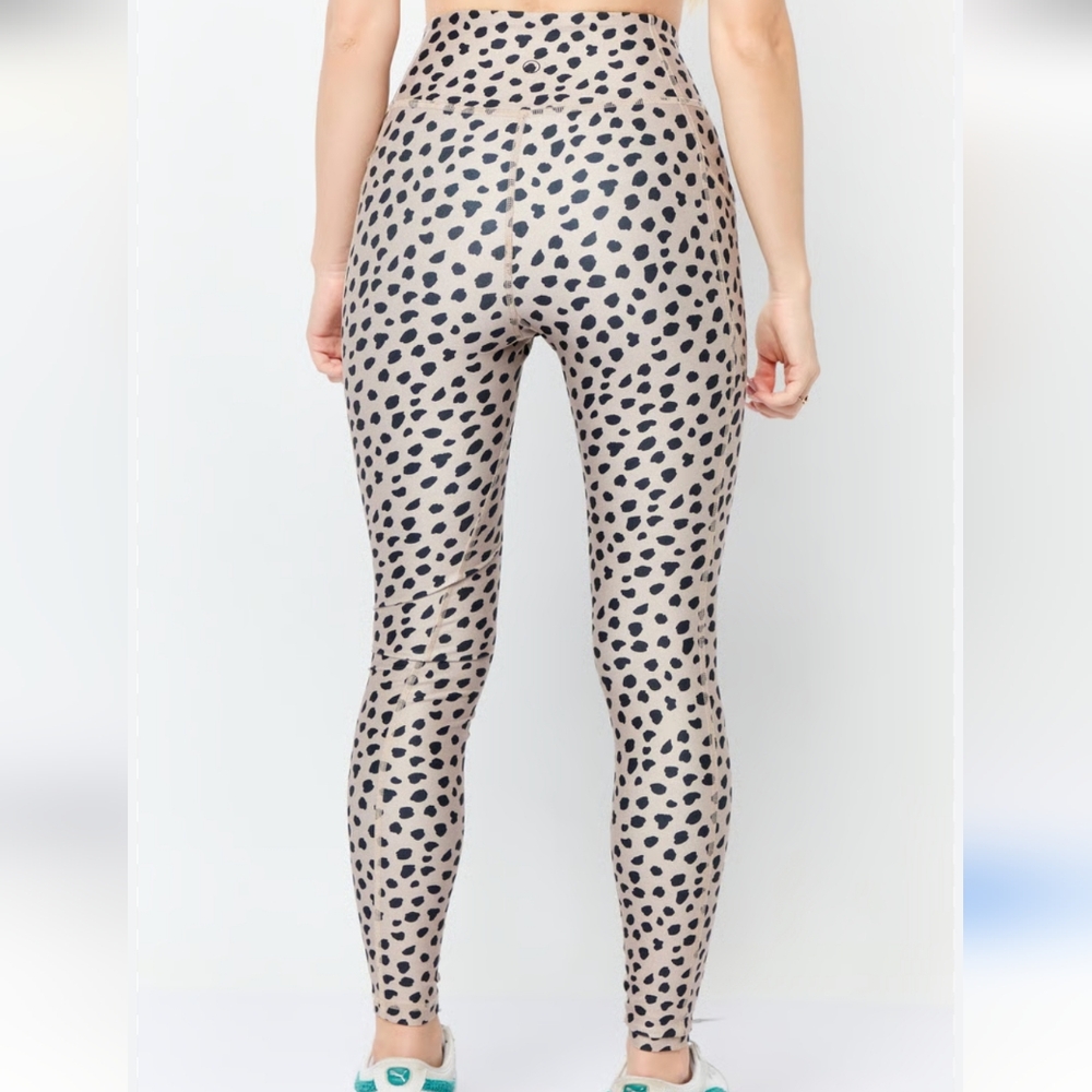 XS Gilly Hicks Animal Print Pocketed Leggings